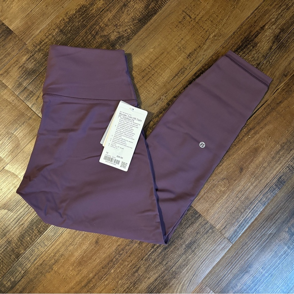 Lululemon Wunder Train HR tight contour fit leggings!